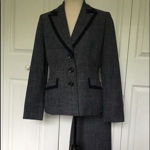 Chic Navy Work Suit (Jacket and Slacks) Size 4